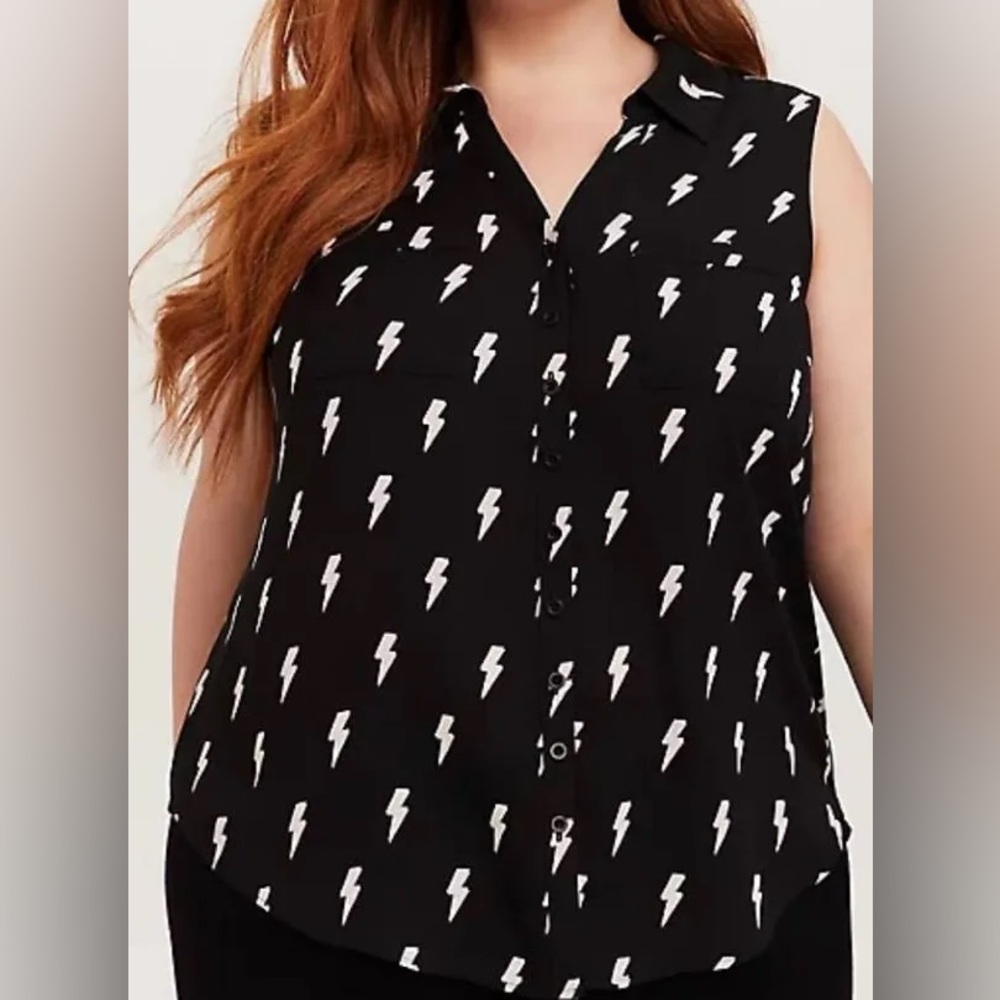 Torrid Lightning Print Sleeveless Blouse – Size 5X